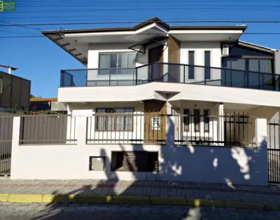 Casa en la playa de bombinhas con 03 habitaciones