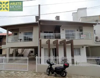 Nuevo Estudio Con Muebles Hechos A Medida