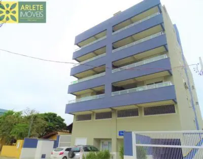 Cómodo apartamento en playa bombas, con 03 habitaciones