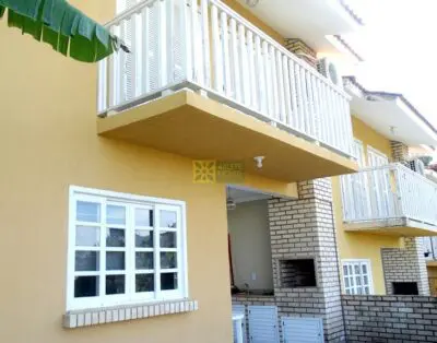 Dúplex en centro de Bombinhas