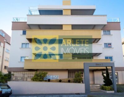 Precioso apartamento ático con piscina (nuevo)