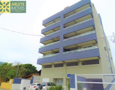 Cómodo apartamento en playa bombas, con 03 habitaciones