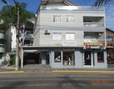 Duplex frente a la avenida a 40 metros del mar, a saber: apto 204 (parte trasera)