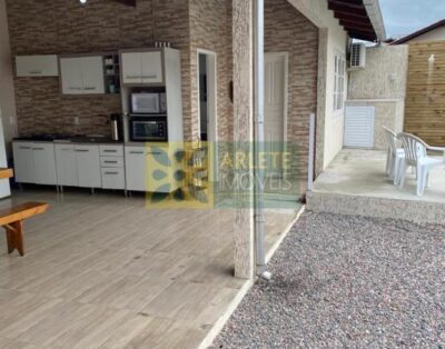 Casa con piscina, en playa mariscal, con 01 dormitorio