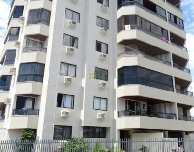 Apartamento con vista al mar en Praia do Perequê – ¡A solo 40 metros de la playa!