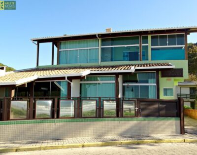 Excelente casa frente al mar – Praia da Conceição, Bombinhas